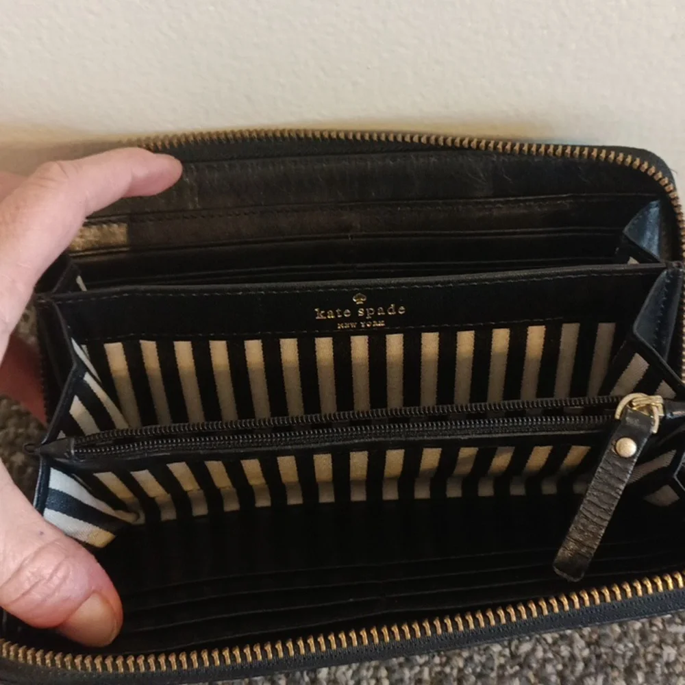 Kate spade pebble leather black accordion large wallet
